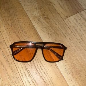 QUAY ON THE FLY AVIATOR SUNGLASSES